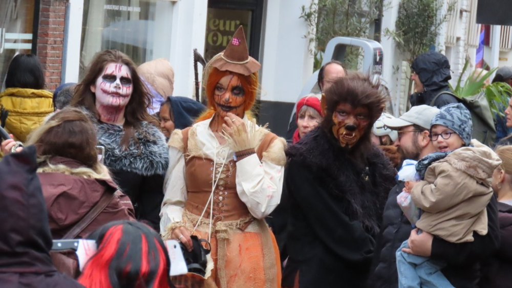 Laatste nieuws uit Leidschendam-Voorburg - Griezelig Halloweenfeest Huygenskwartier in Voorburg