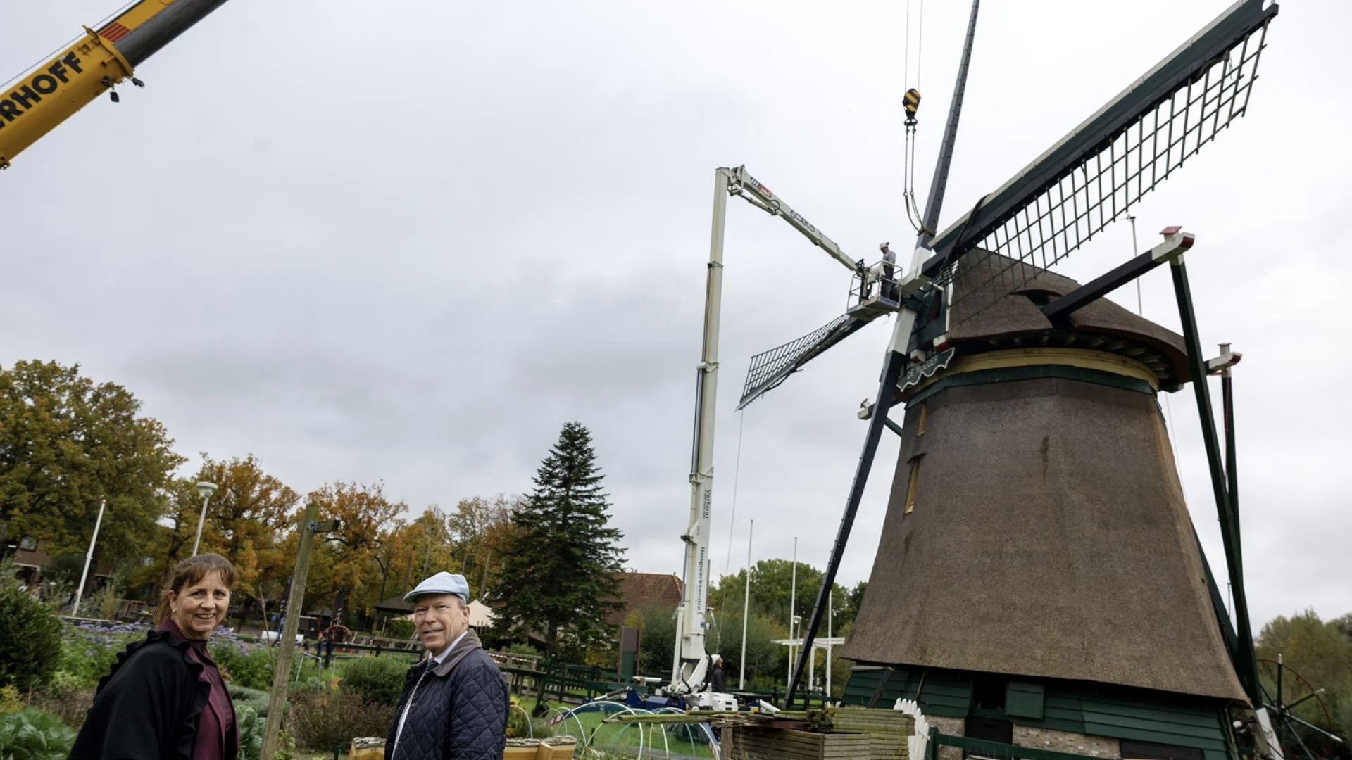 Nieuwe roede voor molen De Vlieger: stukje erfgoed weer klaar voor de toekomst