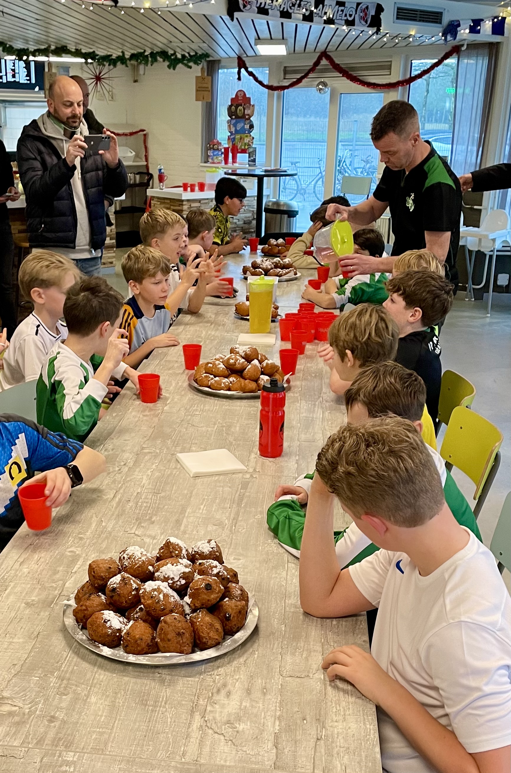 Geen oliebollentoernooi zonder oliebollen