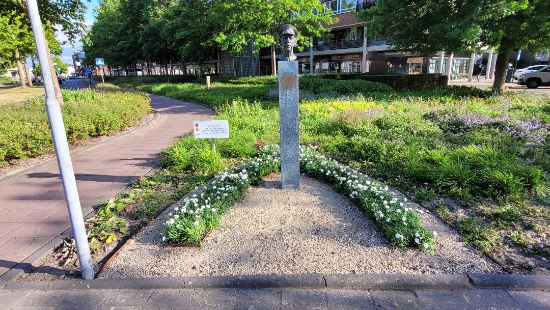 herdenkpunt 2