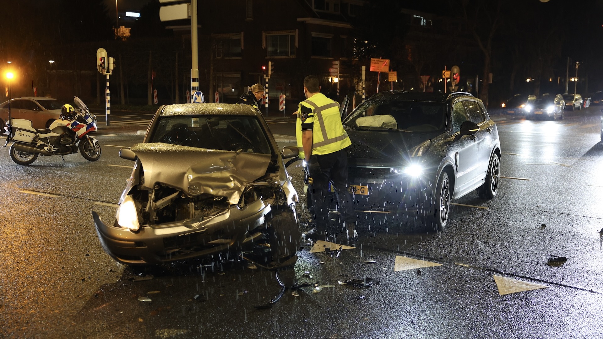Opnieuw aanrijding op kruising Prins Bernhardlaan en Laan van Nieuw Oosteinde