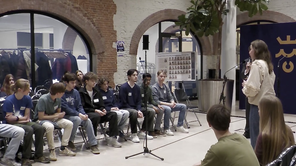 Laatste nieuws uit Leidschendam-Voorburg - Jongeren laten hun stem horen tijdens jongerendebat