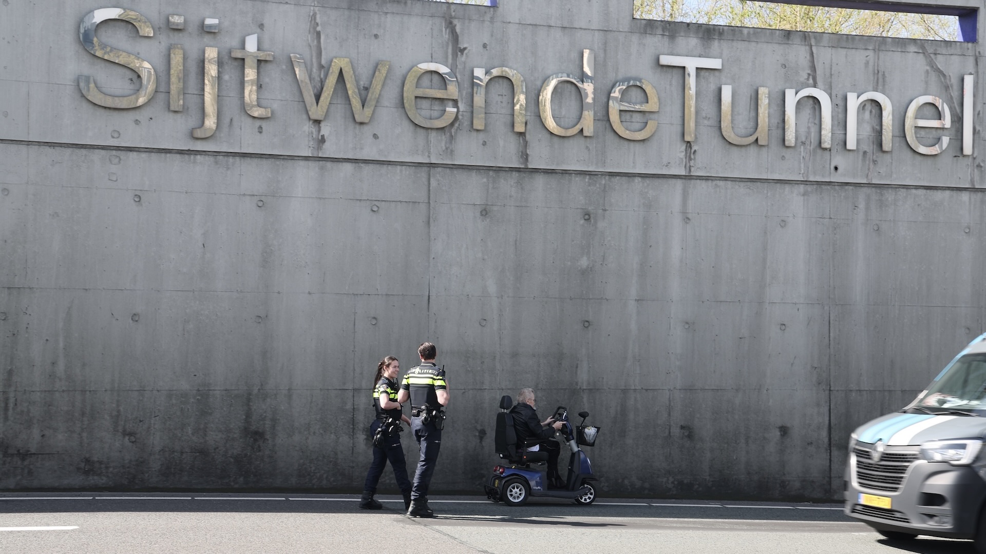 Laatste nieuws uit Leidschendam-Voorburg - Scootmobiel duikt op in Sijtwendetunnel