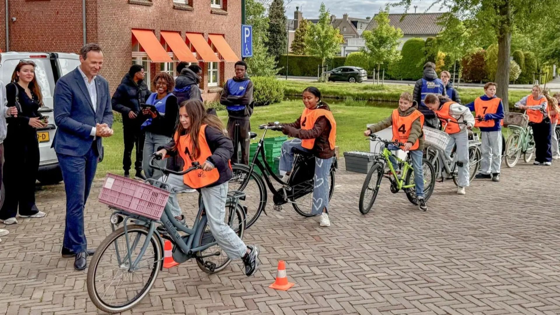 Laatste nieuws uit Leidschendam-Voorburg - Verkeersexamen op de fiets voor leerlingen groep 7