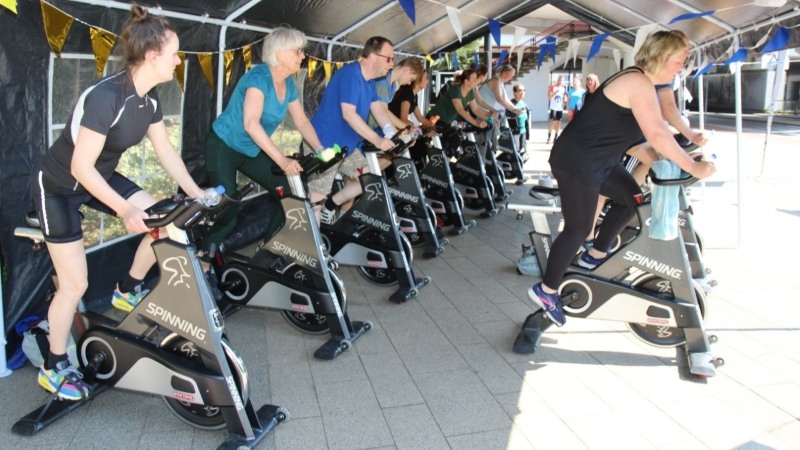spinning in Sportschool Kneteman Roparun HMC ApdeHeus IMG 053116bij9KLEINER