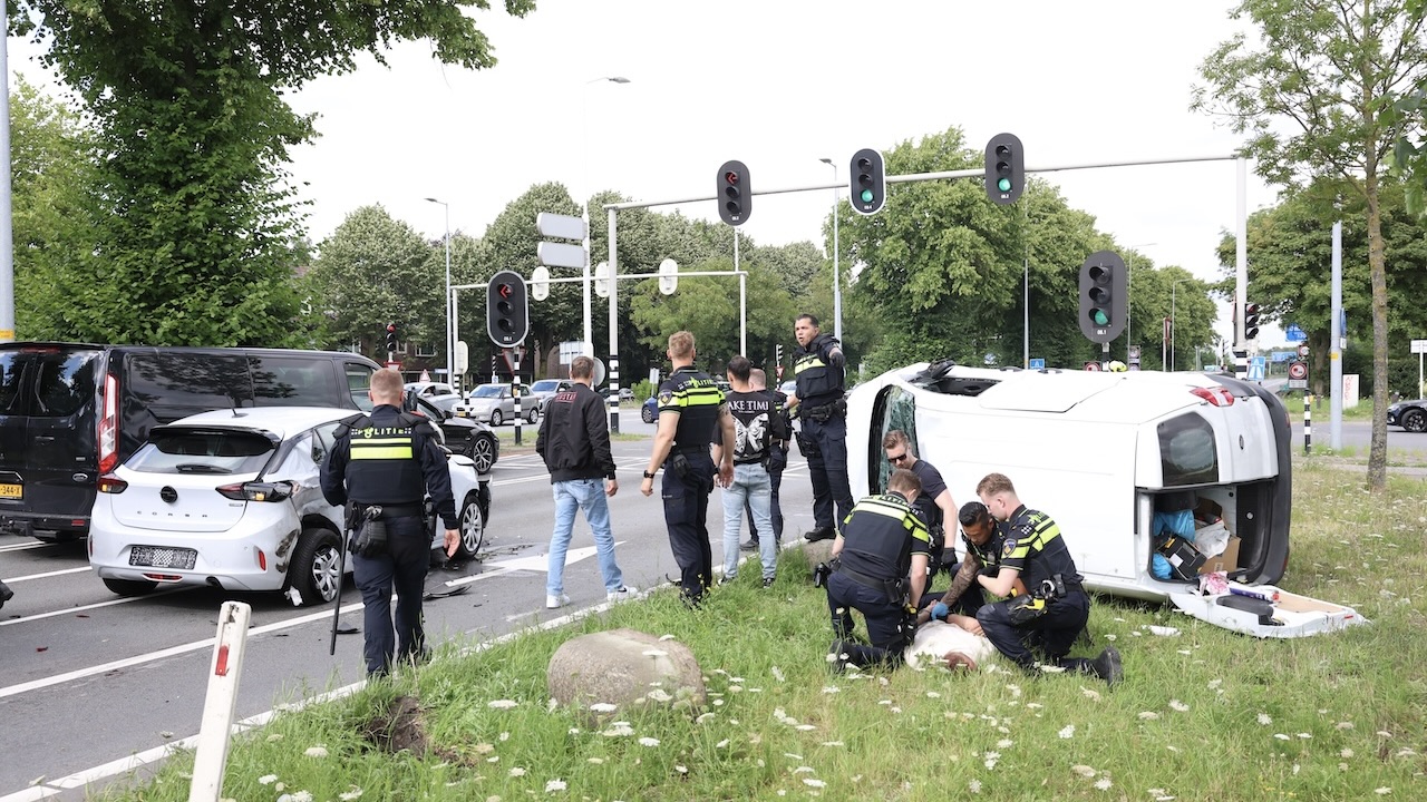 Laatste nieuws uit Leidschendam-Voorburg - Politieachtervolging eindigt met crash op N44 bij Wassena