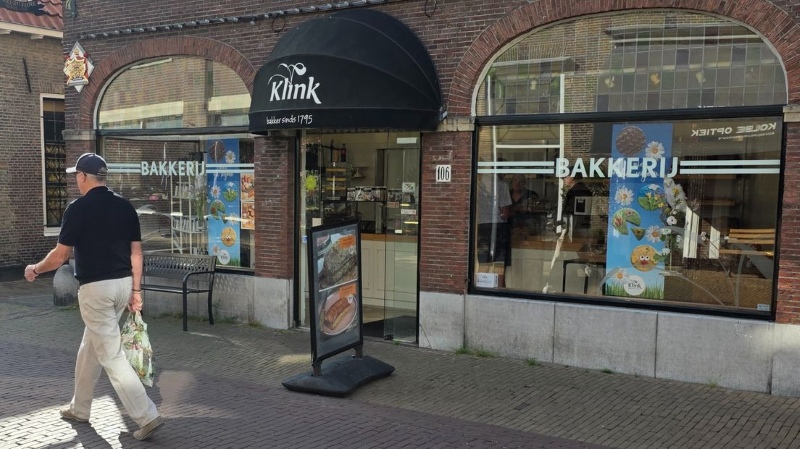 Bakkerij Klink in de Herenstraat Omrpoep West Nog kleiner