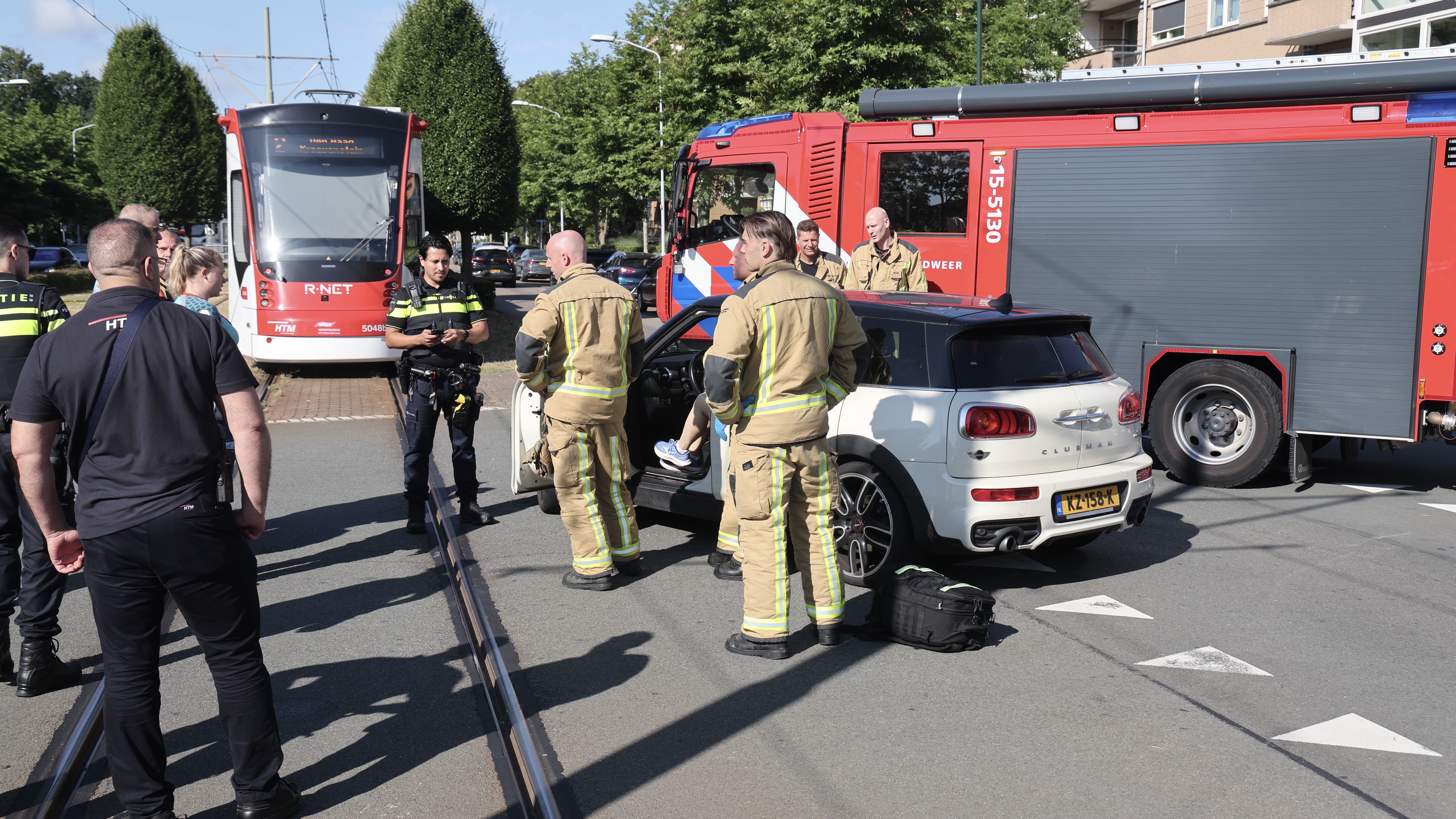 'Aanraking' tussen auto en tram op Mgr. Van Steelaan