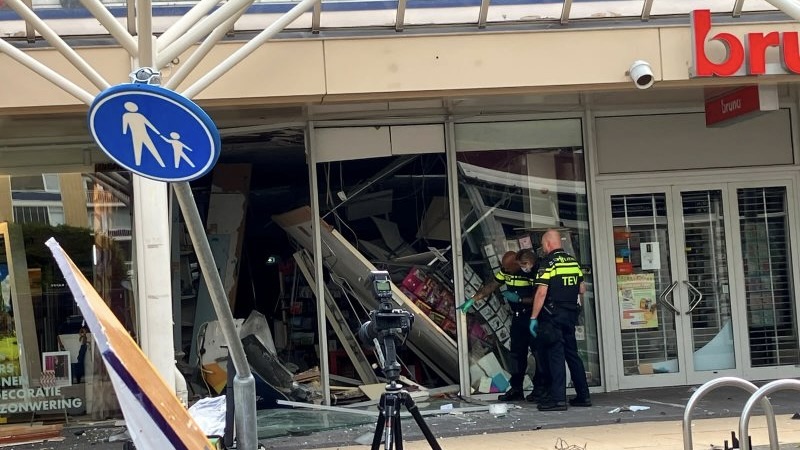 Laatste nieuws uit Leidschendam-Voorburg - Geldautomaat Julianabaan komt niet terug na zware plofkra
